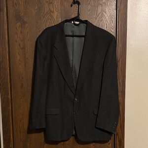 Men’s brown and black blazer size 44R
Like new